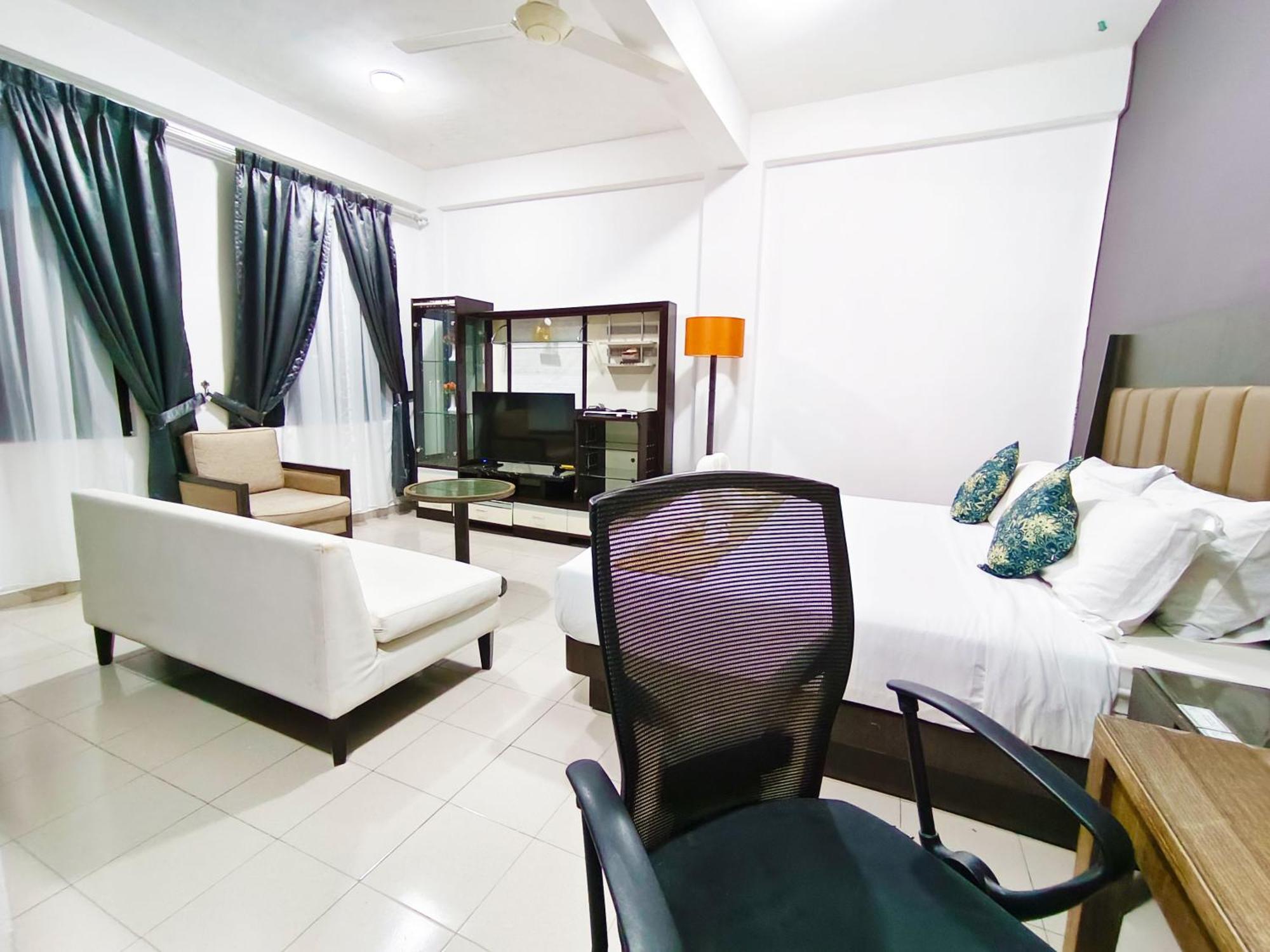 Salaam Suites Hotel Kota Bharu Exterior foto